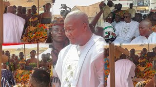 Prez Mahama 1st visit to Manhyia,after sworn in as Prez. Joined otumfour to celebrate Akwasidee ❤️👏