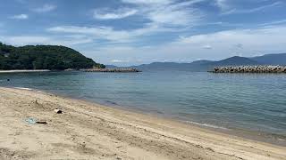 香川県さぬき市おすすめの興津海水浴場の夏の砂浜と風景