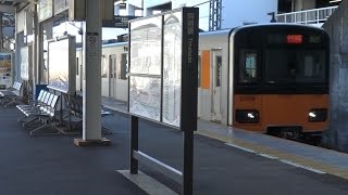 東急鷺沼駅に到着して急行と接続待ちをする田園都市線各駅停車中央林間行きの東武50050系