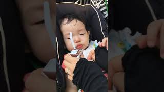 【生後298日】初めてストローで麦茶を飲む男の子の赤ちゃんBaby boy drinking barley tea with a straw for the first time