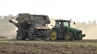 JOHN DEERE 8370R AND 7210R WITH AMADAS AR2200. GLEN HEARD FARMS 2019 PEANUT HARVEST FIRST FIELD PT1