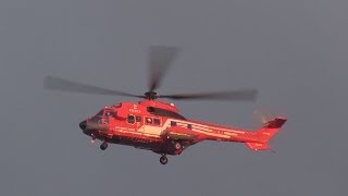 救急搬送する東消ヘリ2『ひばり』。The Tokyo Fire Department helicopter that first aid takes a patient.