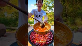 Eat spicy beef hotpot #hotpot base #outdoorfood #rural #shorts