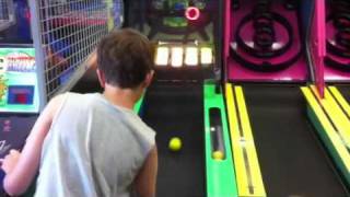 Akien skee ball