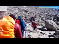 how crowded is everest base camp trek during peak season