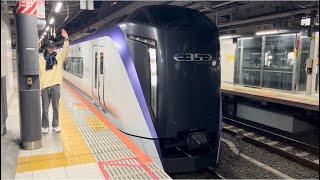 【清水による出発式有り！】E353系ﾓﾄS113編成＋ﾓﾄS202編成が特急あずさ５３号松本行きとして新宿駅10番線を発車するシーン（53M）2025.1.25.19:59