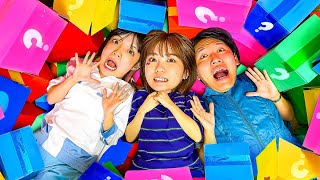 開けたら即早食い！？箱の中身は何！？カラフルミステリーボックスチャレンジやってみた！〜Mystery Colorful Box Challenge〜【対決】