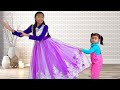 La Fiesta de Baile de La Princesa con Wendy y Maddie | Los Niños Se Visten Como Princesas