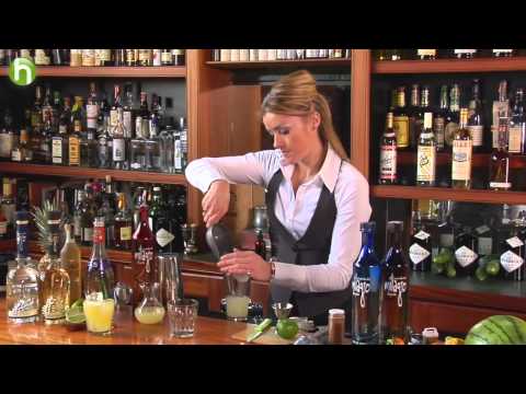 How to Make a Traditional Margarita How to Make a Traditional Margarita
