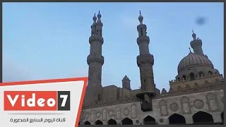 مئات المسلمون يؤدون صلاة العيد بجامع الازهر