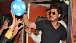 Shah Rukh Khan के खिलाफ हुआ Case दर्ज,Railway की संपत्ति को damage करने का लगा आरोप