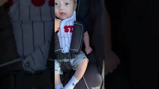 58days baby in stroller 58天的宝宝在小推车里很可爱