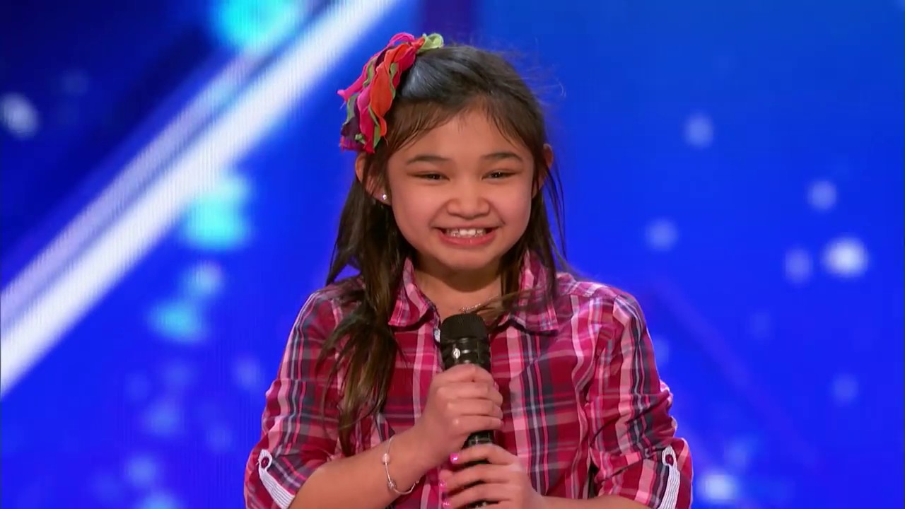 Angelica Hale- 9-Year-Old Singer Stuns The Crowd AGT 2017 - YouTube