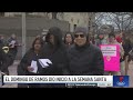 fieles católicos en chicago celebran domingo de ramos