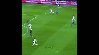 Mesut Ozil Destroyed Iniesta & Thiago Alcantara 🔥