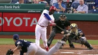 MIL@PHI: Herrera singles to put the Phillies on board