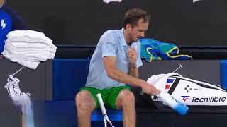 Daniil Medvedev lashes out Chair Umpire after foul given and broke tired to broke water bottle