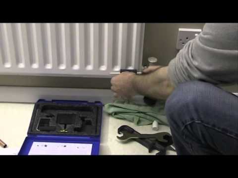 Change radiator valve without draining. Change radiator valve without draining.