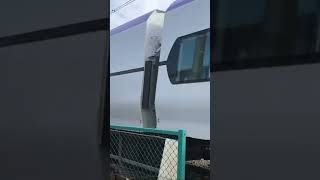 特急電車が通過する！？