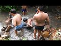 Mandi Di Sungai ....