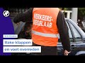 Verkeersregelaar bewusteloos geslagen