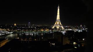 Eiffel Tower Sparkles - Room with a view