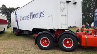 Büssing Sattelzug verlässt den Bockhorner Oldtimermarkt 2018