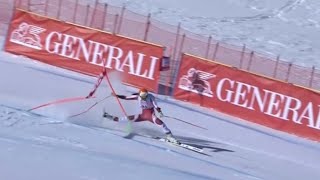 Ski Crash Rosina Schneeberger breaks leg in Super-G Val di Fassa Italy