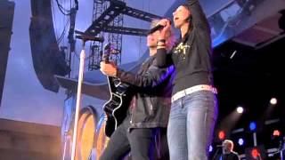 Bon Jovi Feat Christina Stürmer - Who Says You Cant Go Home Live In Stockholm
