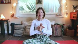 Mudra Moments: Courageous Heart Mudra {Abhaya Hridaya}