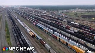 Last-minute deal to get Canada's freight trains back on track