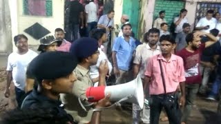 50 फीट गड्ढे में गिर कर फंसी 2 वर्षीया बच्ची,पुलिस द्वारा बचाव कार्य जारी