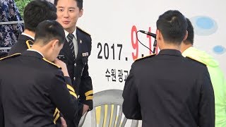 170916 광교 호수공원 마당극장 가족사랑 걷기대회 경기남부경찰 홍보단 걷기대회 참여하러 가는 준쮸ㅠ_ㅠ 김준수 XIA Junsu ジュンス