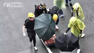 香港暴徒砸警车、毁店铺 “和理非”谎言被事实打脸