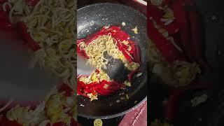 【泡面的1000种吃法】小辣椒炒面[1000 ways to eat instant noodles] Fried noodles with red peppers