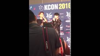 [FANCAM] 160731 Amber - KCON 2016 LA Red Carpet