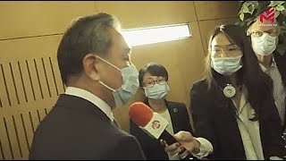 国务委员兼外交部长王毅就中法关系未来发展，接受法国华人卫视采访