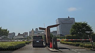 横浜赤レンガ倉庫『平面』第2駐車場出口から / From Yokohama Red Brick Warehouse No. 2 Parking Lot Exit