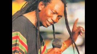 Thomas Mapfumo - Chako Ndechako