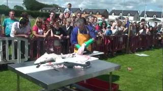 Fastest filleting of 26kg Fish.wmv