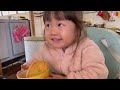 朝食にサルテーニャを食べる【ボリビア生まれの日本人二歳児】