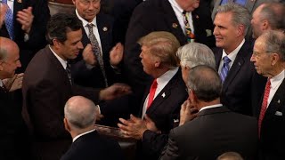 Donald Trump arrive pour son discours au Congrès