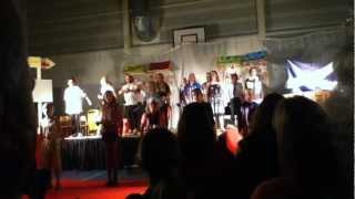 Musical start; groep 8b OBS De Wyken, Sneek, liedje: vuur.MOV