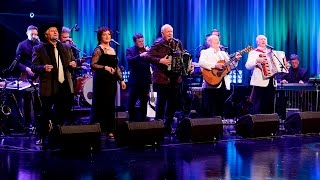 Country ‘N’ Irish Medley | The Late Late Show | RTÉ One