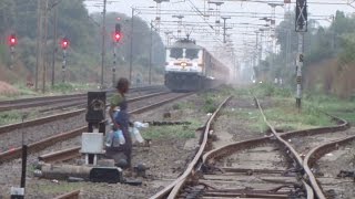 Volcanic Eyes : Fastest Mumbai Rajdhani Express Blazes past Palghar with Electrifying WAP7 !!!