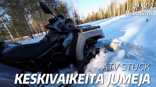 Keskivaikeita jumeja, mönkijän kaivuu hommiksi meni :) ATV stuck #cfmoto #mönkijä