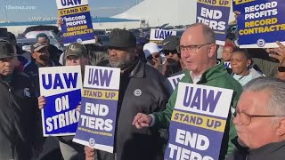 4-year-deal struck between UAW and Ford, showing progress in autoworker strike