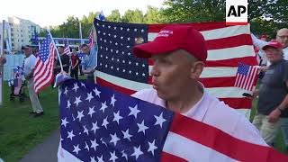 Pro Trump group welcomes US president to Helsinki, cheers motorcade