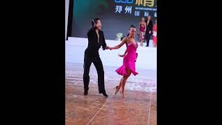 Rumba #dancer 标准舞公开赛，冠军舞者的伦巴秀