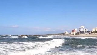 日本海庄内海岸の白波・・・山形県鶴岡市